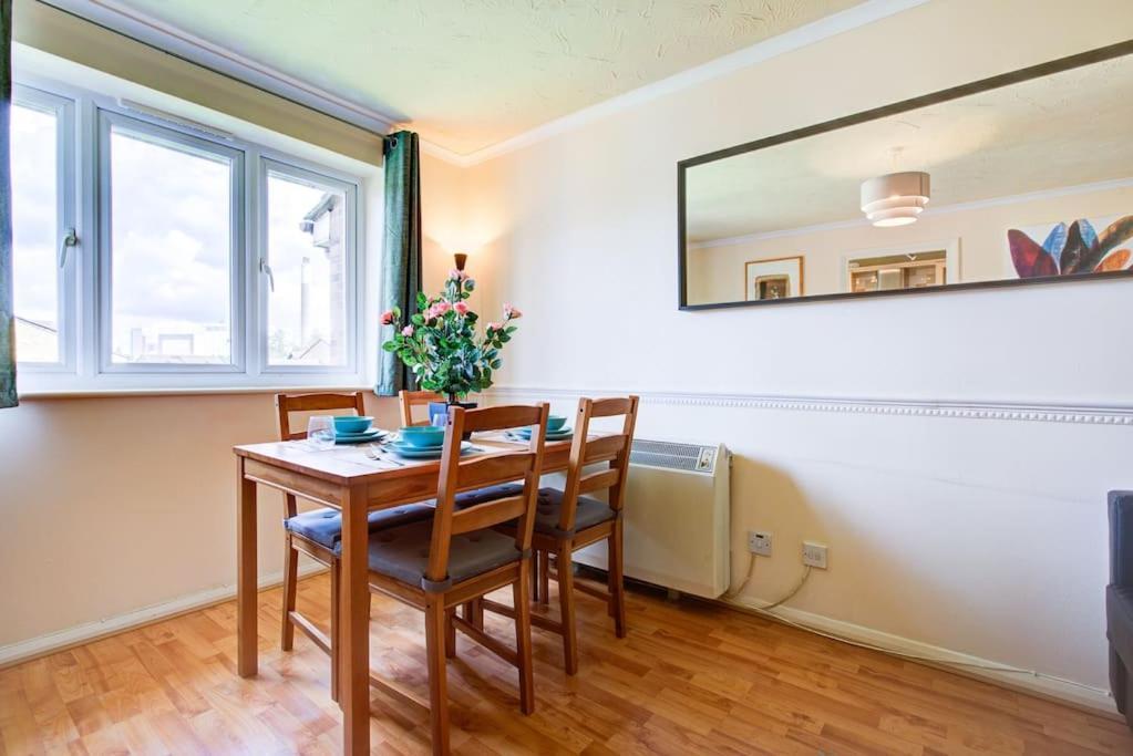 Dalton Plaza Apartment ลอนดอน ภายนอก รูปภาพ