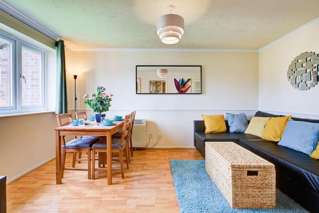 Dalton Plaza Apartment ลอนดอน ภายนอก รูปภาพ