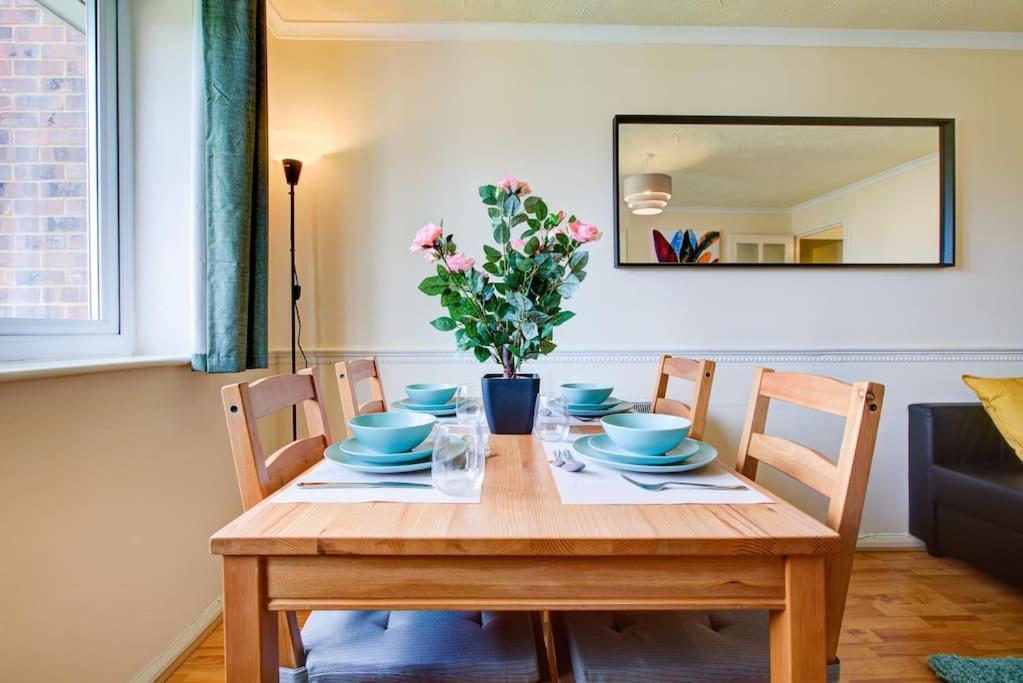 Dalton Plaza Apartment ลอนดอน ภายนอก รูปภาพ